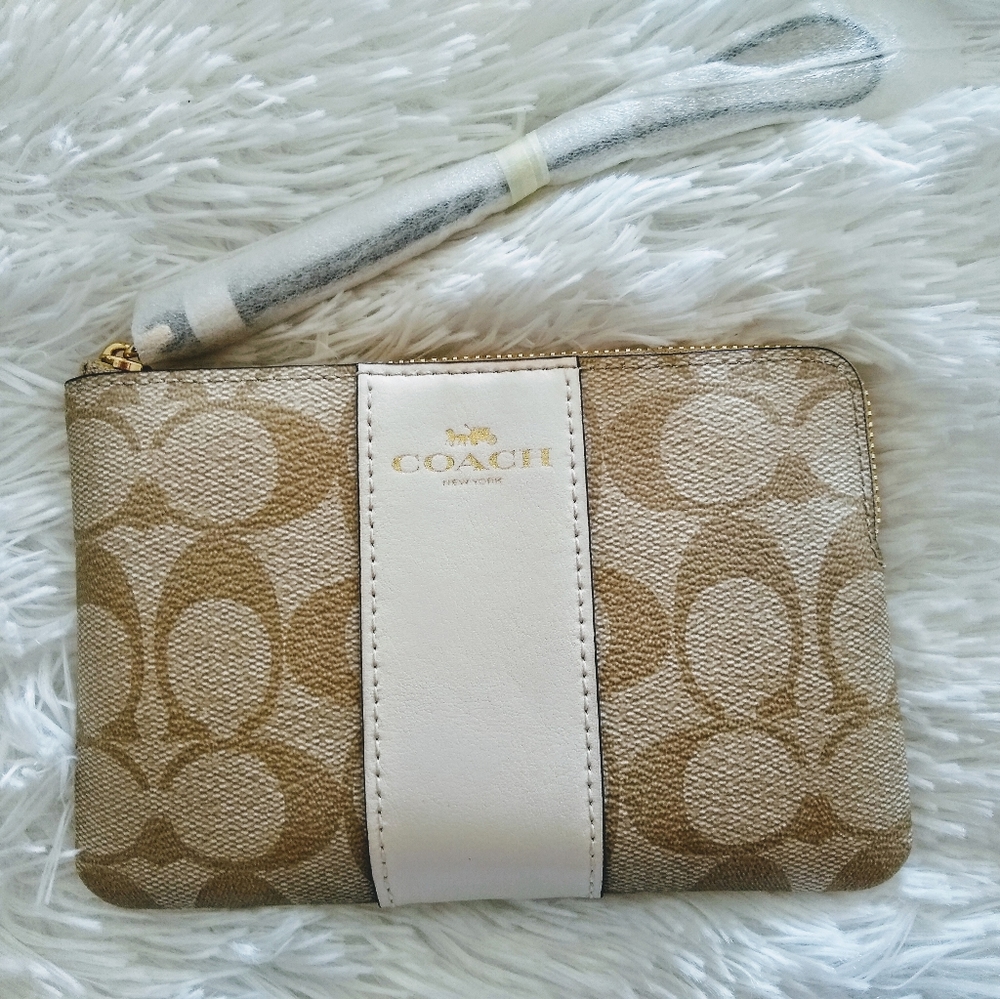 NWT Coach Corner Zip Wristlet In Signature Canvas
